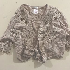 Brand: No Boundaries Size: L/G (11-13) Color: Cream